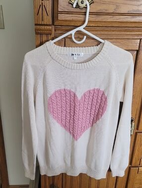 Women's Cream Crewneck Sweater with Pink Heart - YE MAK / Cotton Blend